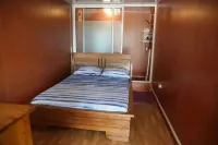 Happy Vibes Hotels in Adiake