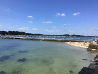 Les Pieds dans l'Eau : Beautiful, bright rental (sea access)