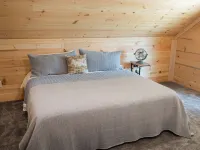 Stockton Lake DAM Cabin with Hot Tub! Less Than 0.25 Miles from the Lake Hotels in Cedar County