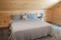 Stockton Lake DAM Cabin with Hot Tub! Less Than 0.25 Miles from the Lake