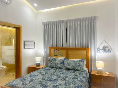 Luxury Villa with Heated Private Pool near the Beach-Bars-Restaurants