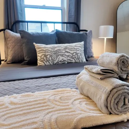 Newly Refreshed 3bd Spacious Unit Minutes from 290