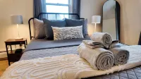 Newly Refreshed 3bd Spacious Unit Minutes from 290 - Homestays