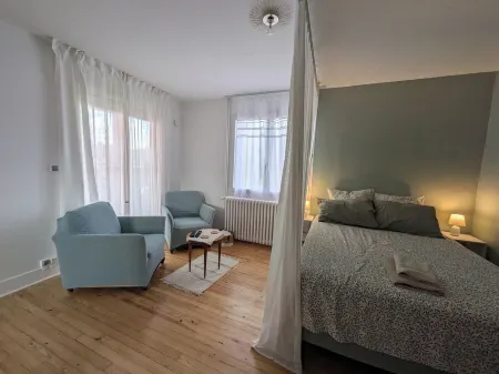 Garden house Jonzac center Отели в г. Жонзак