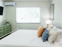 Old Palm Springs Style Apartment!