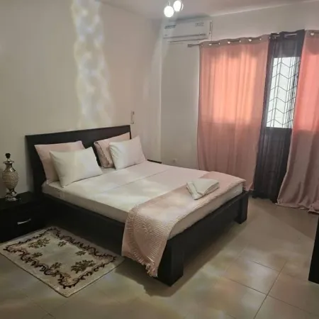 Appartement / Condominium de 3 Chambres et 3 Salles de Bain