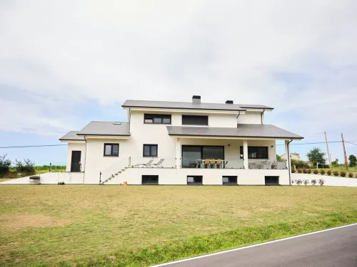 Between mountains and sea - dream house in rural idyll