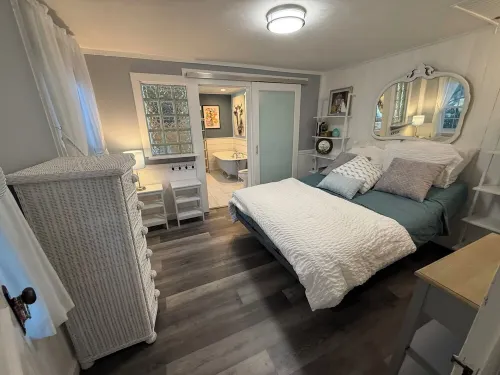 Dennisport! Walk to 3 Public Beaches! Charming 4-bedroom 3 bath House with AC