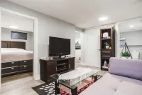 Cozy Toronto Private Apartment Hotels in York