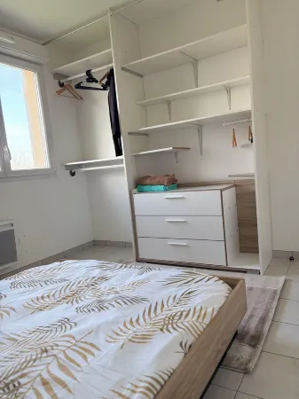 Quiet apartment near PAL, canal Отели в г. Дигуэн