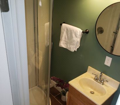 1-bedroom in Capitol Heights near Washington DC & metro train station