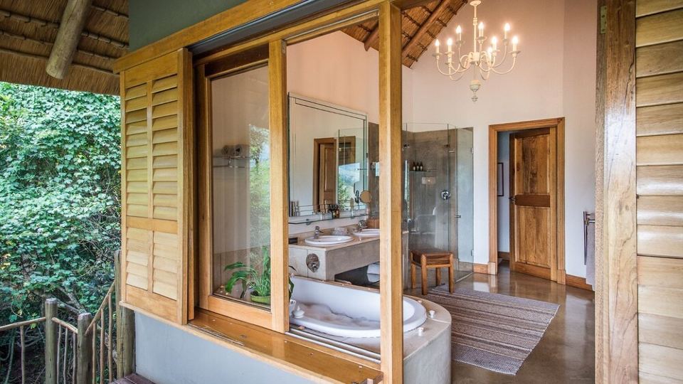 Luxury lodge in serene Karkloof Valley with 16 Villas