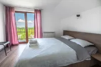 Seculed House on The hill, fresh air, walks în nasture, wild corner ofheaven.... Hotel a 