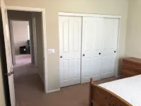 Cozy 1-bedroom with AC and WiFi in charming Lancaster.