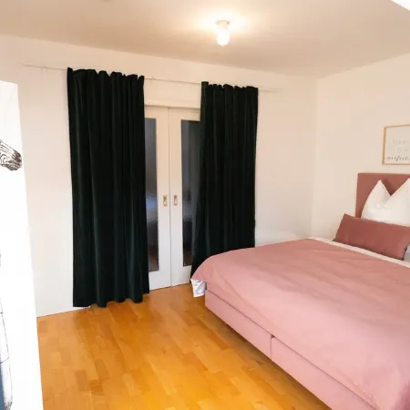 Seerose, City apartment, 5 minutes from the train station, 6 persons, 3 bedrooms