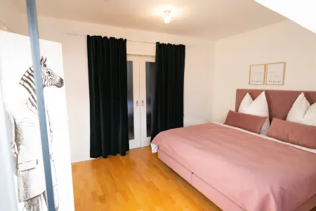 Seerose, City apartment, 5 minutes from the train station, 6 persons, 3 bedrooms