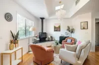 30 day rental for a Charming 2-bedroom house in enchanting Sonoma with WiFi