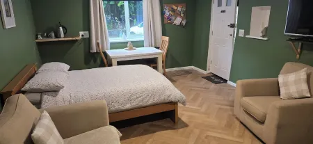 Charming 1-bedroom chalet in fabulous Gwaelod-y-garth with WiFi Отели в г. Gwaelod-y-garth