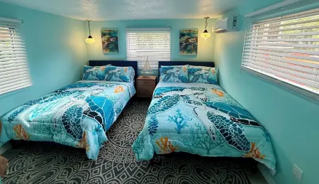 Weeki Wachee Crystal blue Springs river house with Kayaks