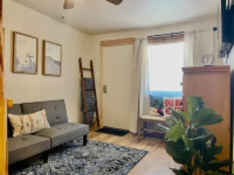 Room 7:  Cozy Nest 15 Minutes from Red River/ Angel Fire