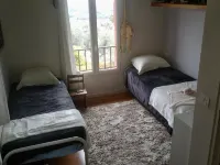 house facing SOUTH between sea and mountains 5 minutes from the city center