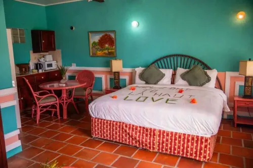 Hibiscus Hideaway – Superior Garden Room Hotels in Malgretoute