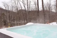 Nordic House - Glamping Cabin w Hot Tub, Sauna, Cold Plunge + Waterfront w Dock