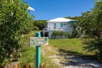 Key Lime Cottage 2 Bedroom Home - parking