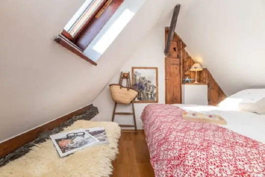 Rustic-Chic in a paradise of sports and nature!