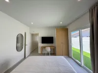 New Oceanfront Apartment Mangel Halto — Laguna Vista