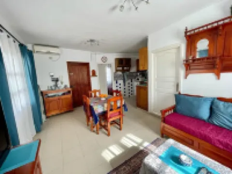 Cozy penthouse with sea view close to the medina and the beach!