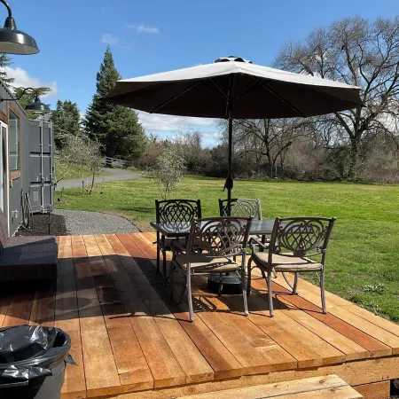 Tuscan Villa Riverfront 1-bedroom, 1 Bath, Oakdale with WiFi and AC