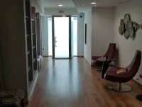 Independent lodging with exit to the garden.  Close to airport, subway and train.