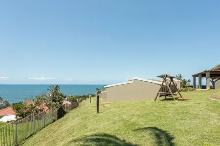 Charming 2-bedroom chalet with sea views in a fabulous resort