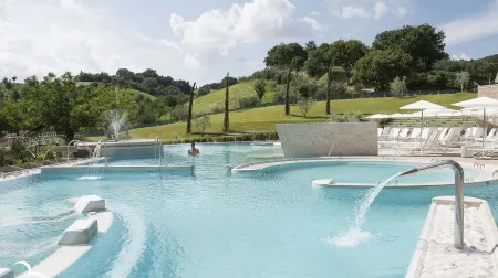 Four Seasons Thermae - Apartment Piazza Italia - Entire Accommodation