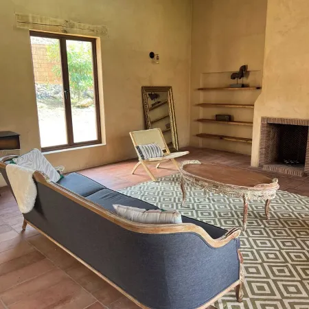5-bedroom house with spectacular views of Malinalco with WiFi Отели в г. Малиналько