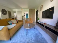 2 bedroom apartment Vals les bains with balcony 5 minutes from the thermal baths 발-레-방 호텔