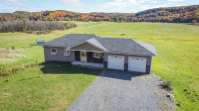 Modern Farmhouse Getaway | 5+ Acres | Family Friendly | Arrowhead | Algonquin