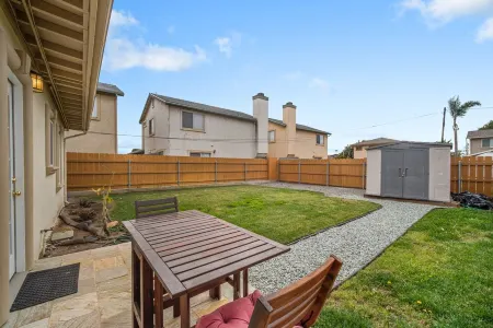 Newly remodeled 2 bedroom house fast wifi in Imperial Beach Отели в г. Империал Бич