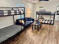 Spacious, Private, Cozy and Close to Downtown Rogers, AR  & Trails