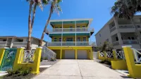 Luxury - 1 Min to Beach - Pool - New Remodel