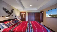 XXL 5 Star Luxury Home,  "The Lodge", Private Spa, Pool Table and Gorgeous Views