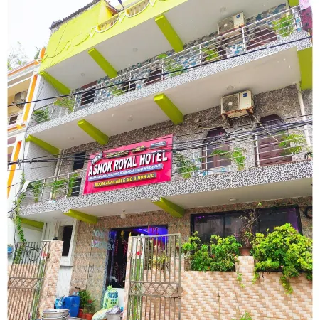Goroomgo Ashok Royal Puri