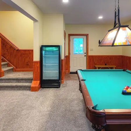 Pine Crest Lodge, 8Br 5BA Home with Beach Access, Fire Pit, & Private Hot Tub