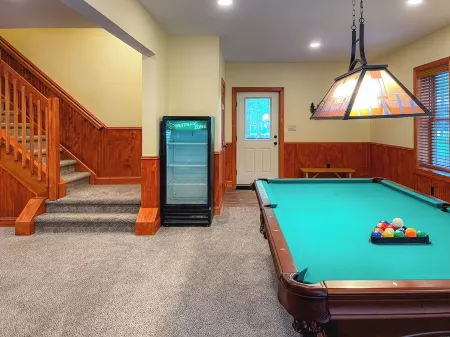 Pine Crest Lodge, 8Br 5BA Home with Large Yard, Fire Pit, & Private Hot Tub