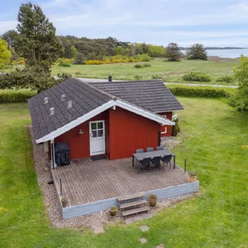 "Hjalmine" - 225m from the sea