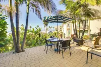 Tropical Oceanside Home w/ Deck, Walk to Beach - View biển