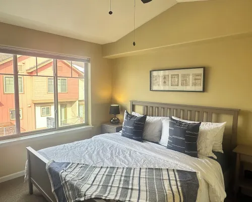 Spacious 3 BDR Pet Friendly, Hottub, Pool Hotels in Hailey