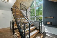 Modern 4 bedroom 4 bathroom home offered for extended stays.