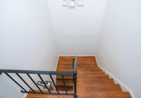 Sunny SparkingClean King bed Apt- CreveCoeurPark